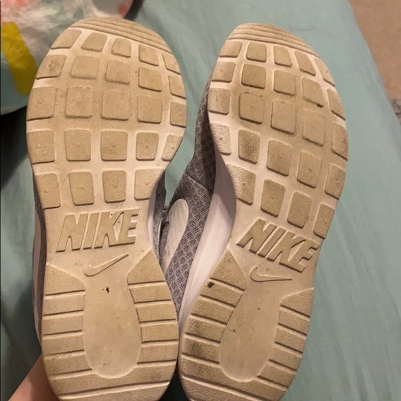 Nike shoes - Picture 3 of 4